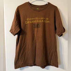 Men’s Brown John Deere graphic T-shirt, size Large